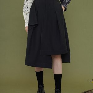 Asymmetrical Black Cargo Skirt for Y2K Fashion Lovers and Coquette Aesthetic Enthusiasts