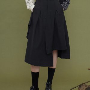 Asymmetrical Black Cargo Skirt for Y2K Fashion Lovers and Coquette Aesthetic Enthusiasts