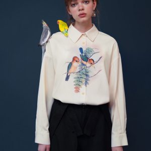 Chic Bird-and-Flower Blouse for a Y2K Aesthetic Look in Nature-Inspired Fashion