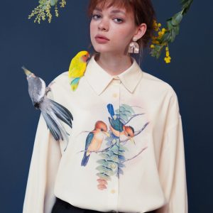 Chic Bird-and-Flower Blouse for a Y2K Aesthetic Look in Nature-Inspired Fashion