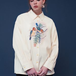 Chic Bird-and-Flower Blouse for a Y2K Aesthetic Look in Nature-Inspired Fashion