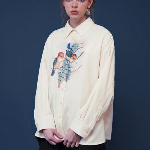 Chic Bird-and-Flower Blouse for a Y2K Aesthetic Look in Nature-Inspired Fashion