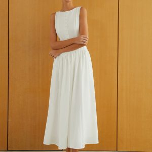 Chic Button-Front Sleeveless Dress with Pockets for Effortless Y2K Aesthetic Style