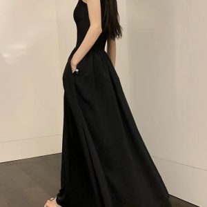 Chic Minimalist Sleeveless Long Dress for Effortless Y2K Aesthetic Style