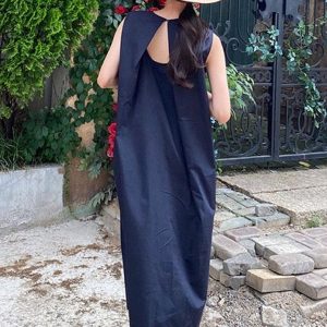 Chic Round-Neck Loose Open Back Sleeveless Dress for Y2K Aesthetic Outfits