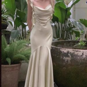 Elegant Satin Bodycon Mermaid Dress with Ruffles for Summer Wedding Party - Spaghetti Strap Fashion