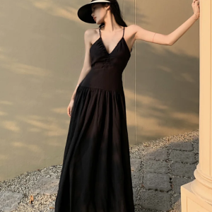 Korean Chic Summer Dresses: Elegant Sleeveless Solid Color Backless Midi for Casual Style