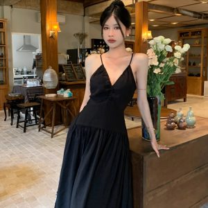 Korean Chic Summer Dresses: Elegant Sleeveless Solid Color Backless Midi for Casual Style