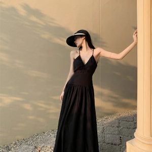 Korean Chic Summer Dresses: Elegant Sleeveless Solid Color Backless Midi for Casual Style