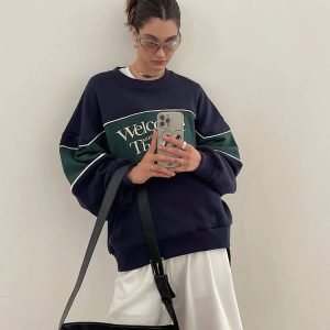 Retro 80's Print Oversized Sweatshirt - Y2K Aesthetic Comfy Top for Vintage Vibes