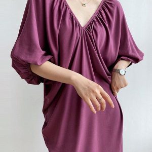 V-Neck Backless Doll Sleeve Dress - Y2K Fashion with Pleated Details for a Chic Look