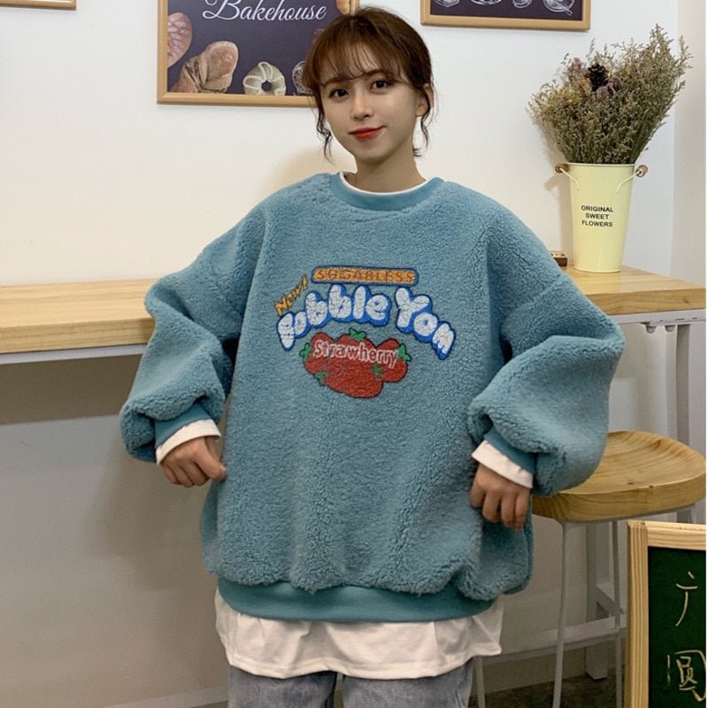 Vintage Strawberry Print Y2K Aesthetic Warm Sweatshirt for Cozy Summer Outfits