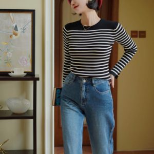 Y2K Aesthetic Black and White Striped Slim Knit Top for Trendy Outfits