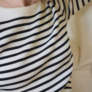 Y2K Aesthetic Black and White Striped Slim Knit Top for Trendy Outfits